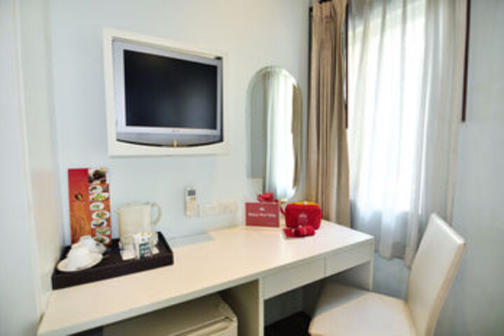 Room 16 of 21