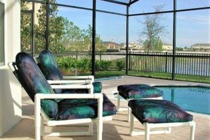 Pool 15 of 21
