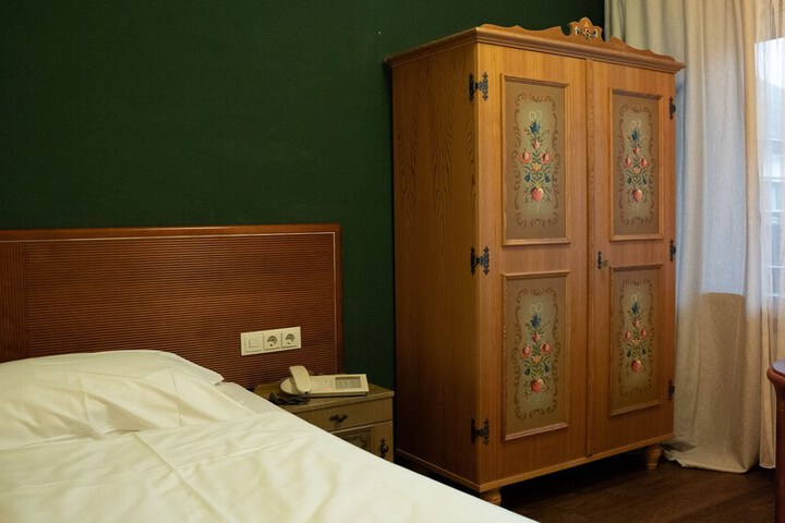 Room 35 of 74