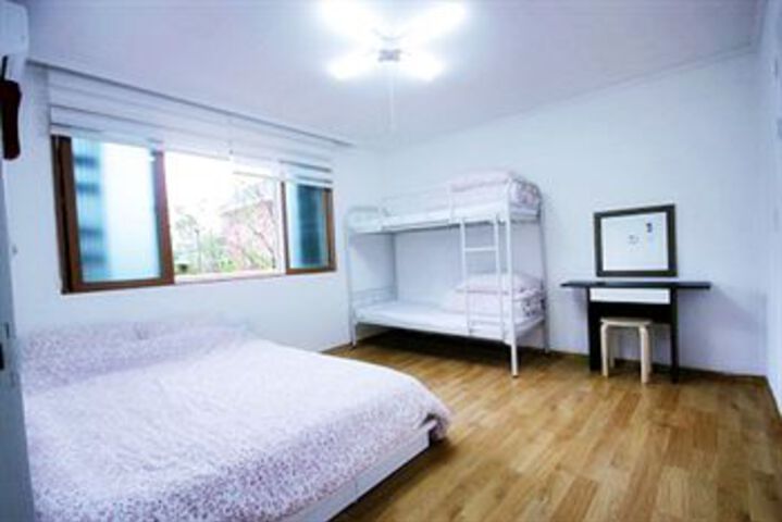 Room 35 of 93