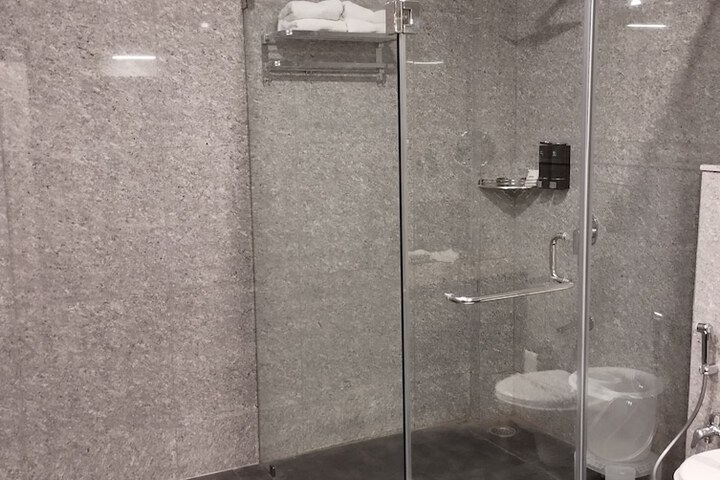 Room 14 of 64