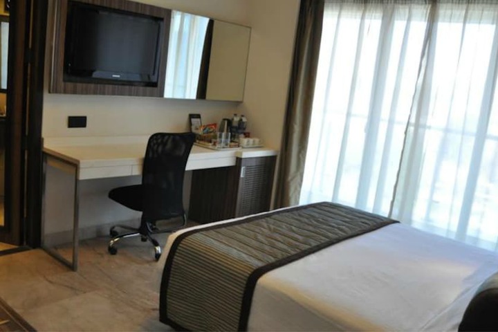 Room 7 of 40