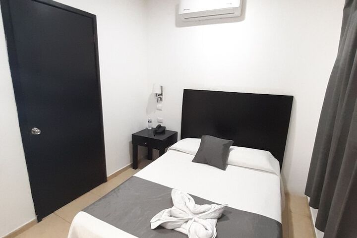 Room 16 of 36