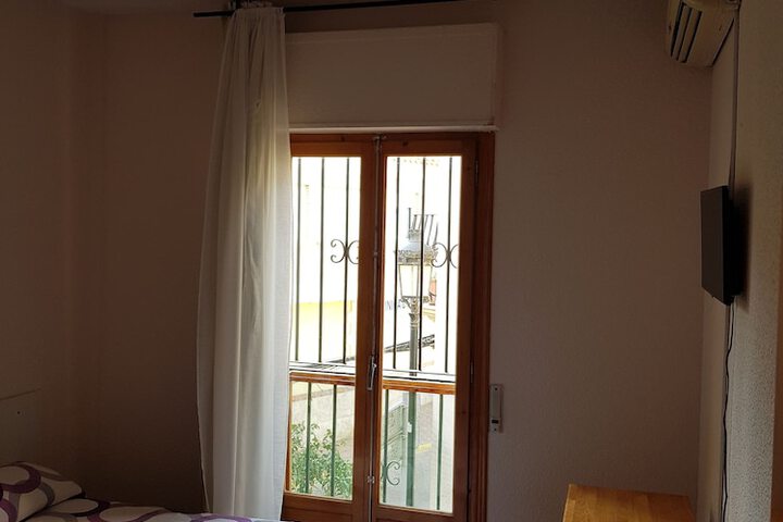 Room 9 of 23