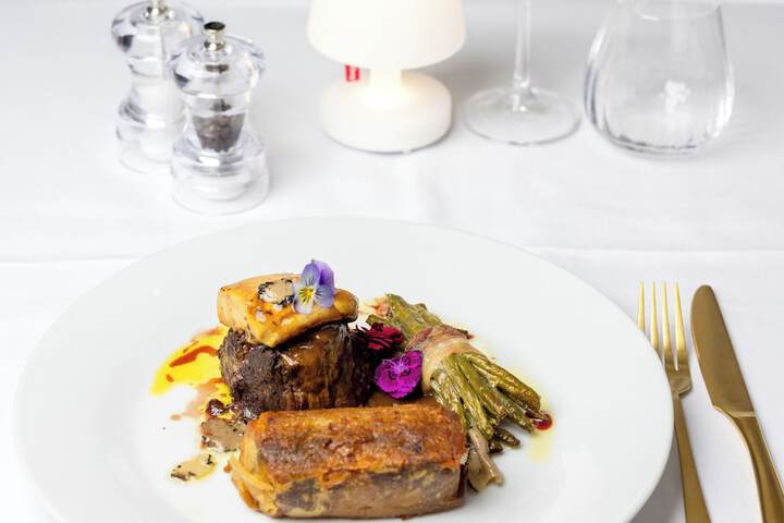 Dining 94 of 121