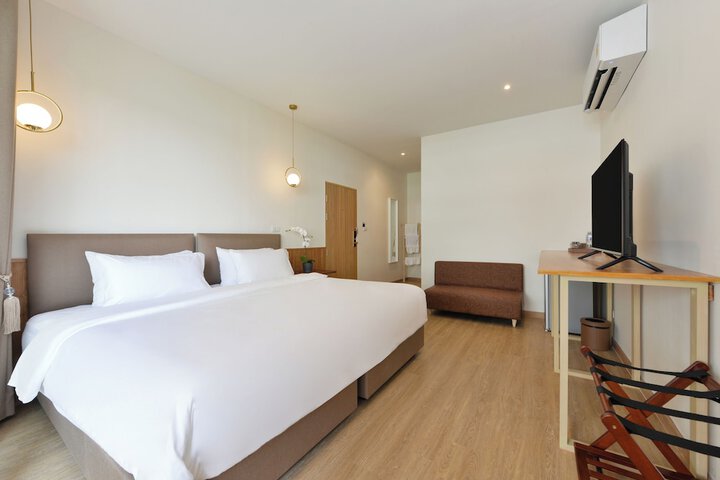 Room 15 of 49