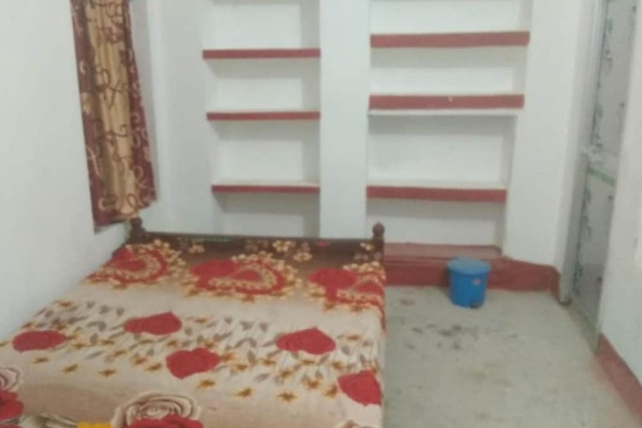 Room 10 of 16