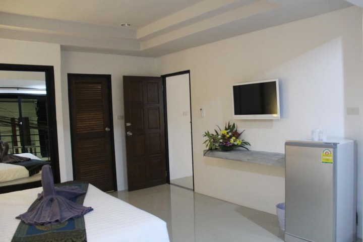 Room 15 of 34