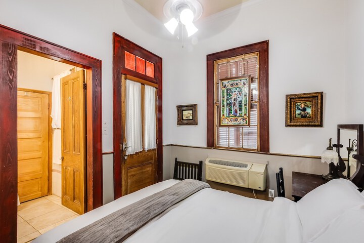 Room 18 of 40