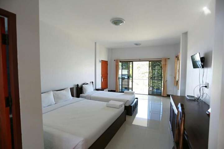 Room 11 of 34