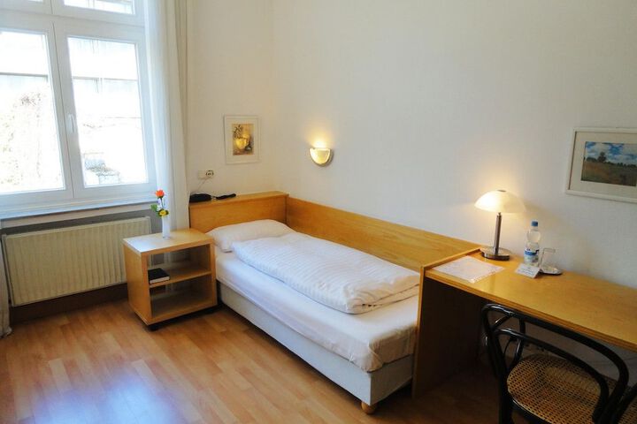Room 5 of 34