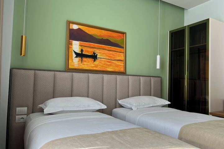 Room 8 of 26
