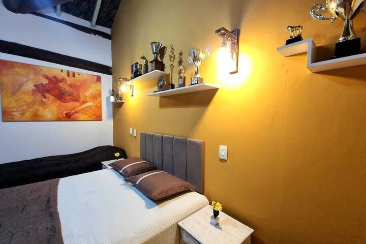 Room 15 of 83