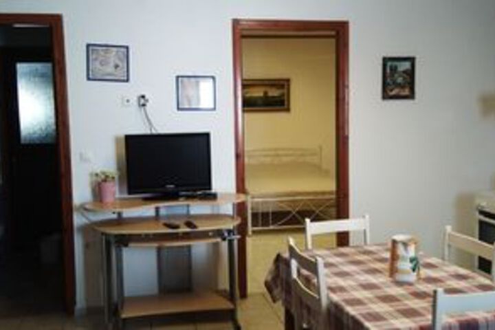 Room 28 of 48