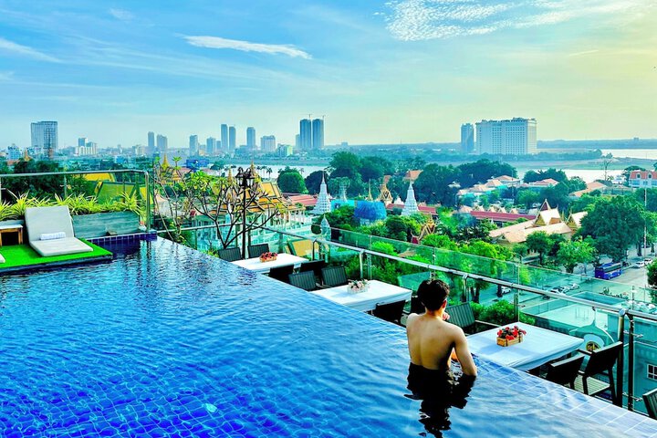 Pool 40 of 91