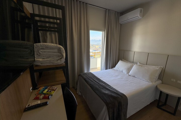 Room 10 of 23