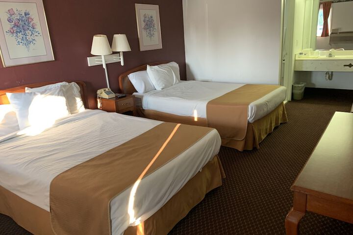 2 Double Beds (3 of 11)