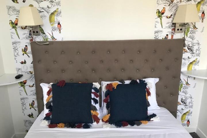 Room 21 of 37