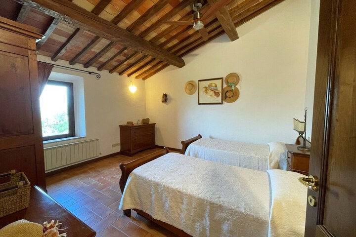 Room 10 of 65