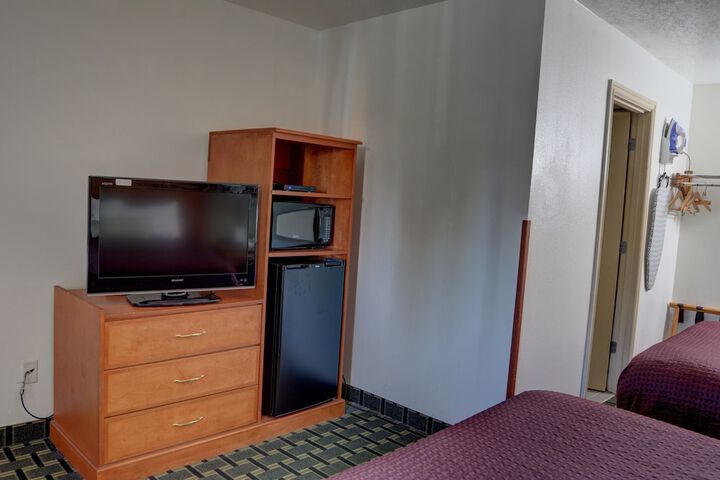 Room 8 of 17