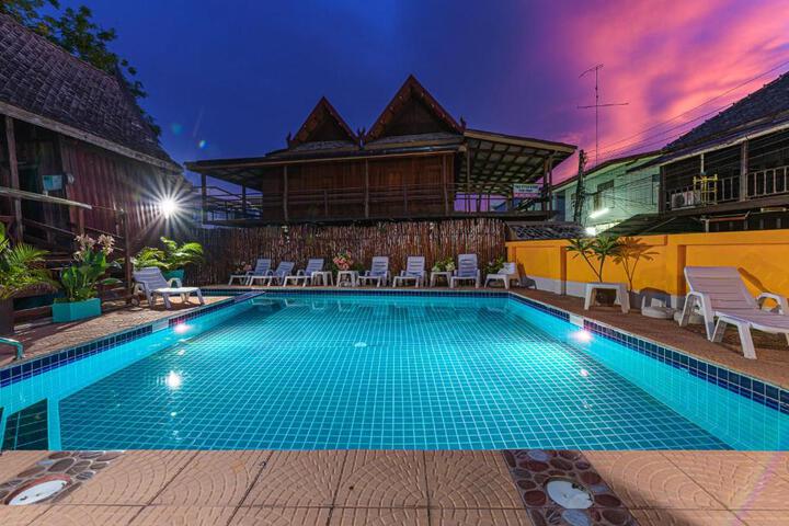 MANDARIN LODGE by victor