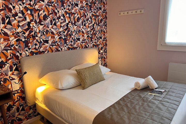 Room 43 of 102