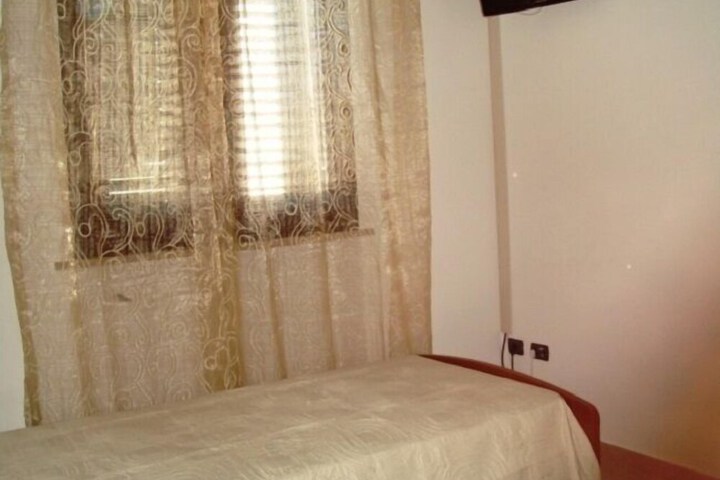 Room 11 of 71