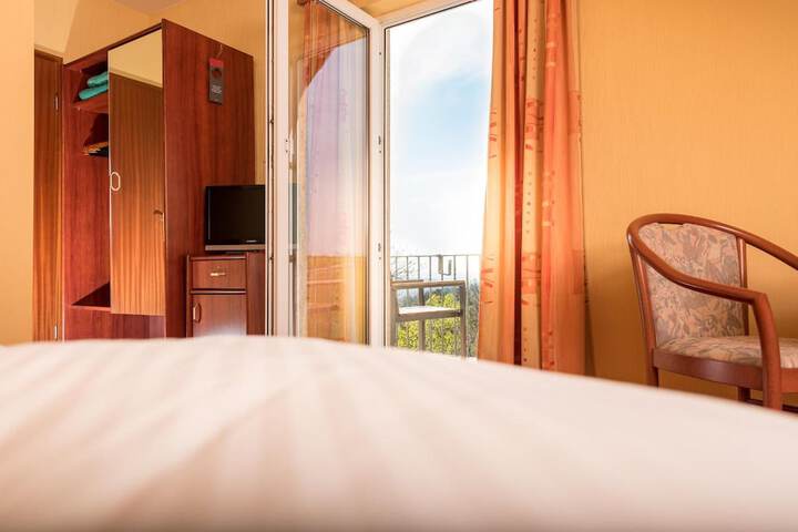 Room 20 of 53