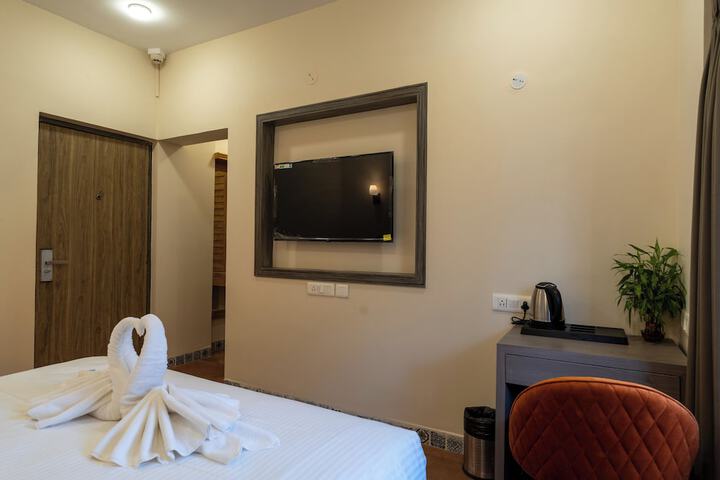 Room 16 of 42