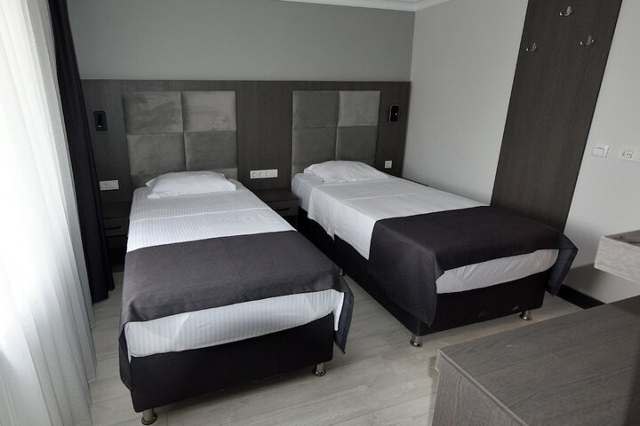 Room 15 of 32