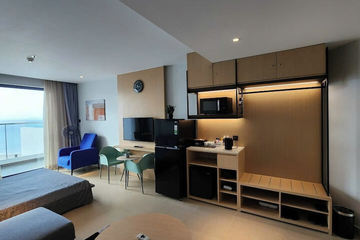 Room 37 of 67