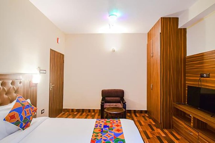 Room 16 of 37