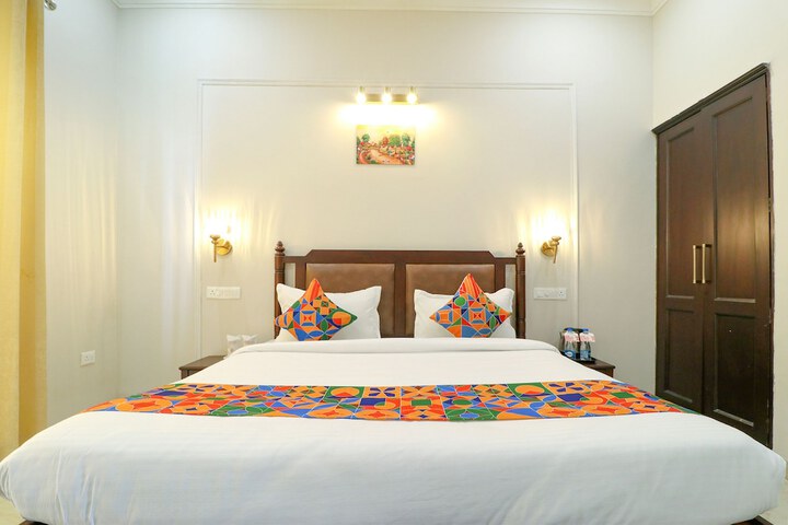 Room 27 of 42
