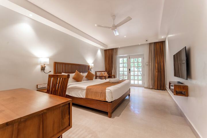 Room 10 of 81