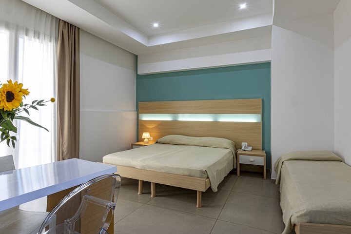 Room 16 of 36
