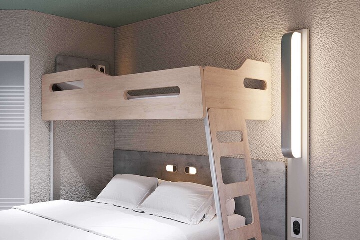Room 16 of 54