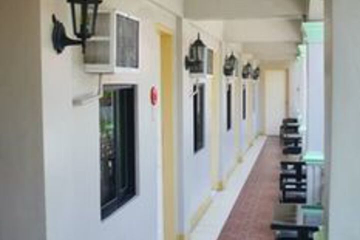 Ballroom/Hall 18 of 20