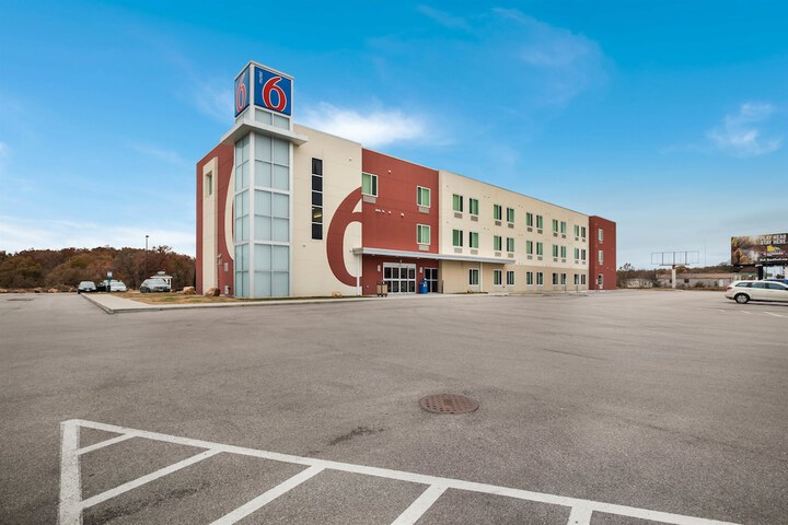 Hotel 81 of 83