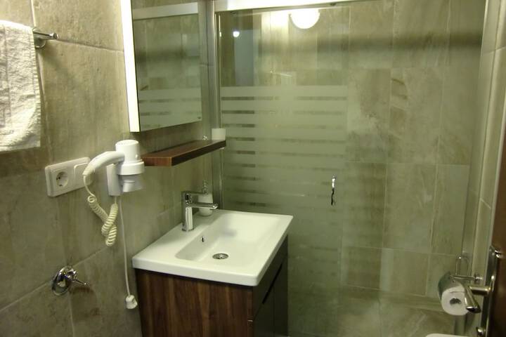 Room 21 of 58