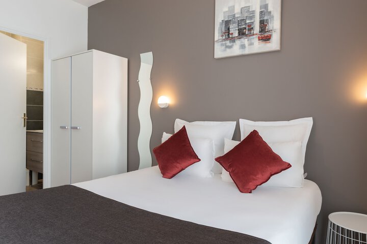 Room 6 of 26
