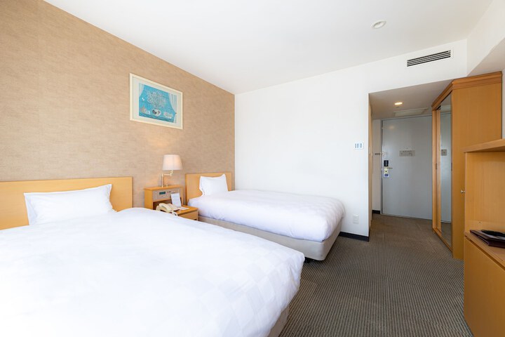 Room 7 of 50