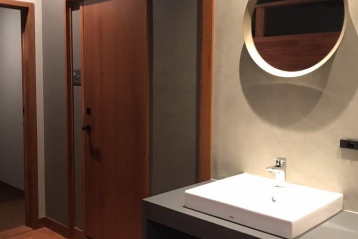 Room 43 of 60