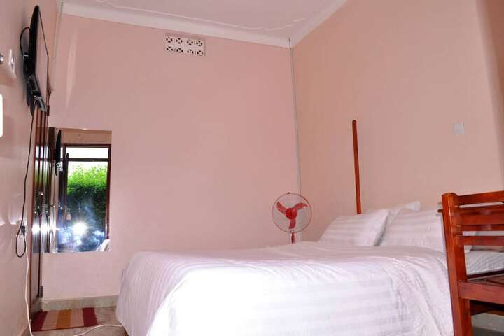 Room 3 of 21