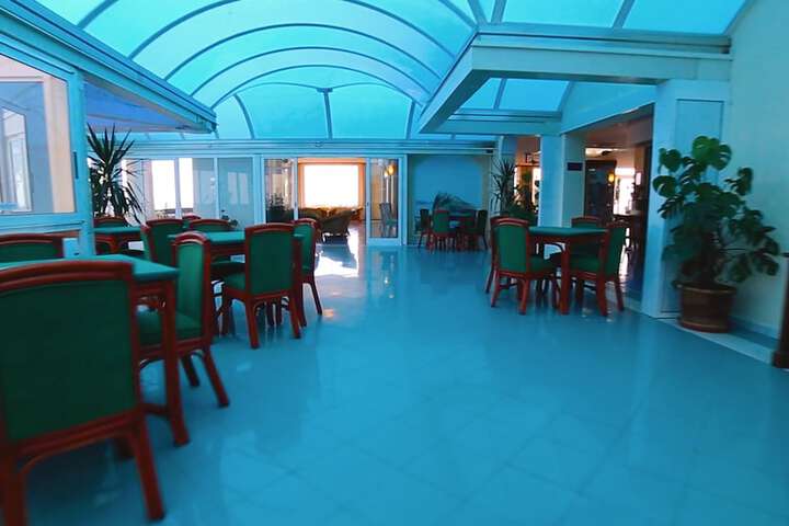 Ballroom/Hall 19 of 30