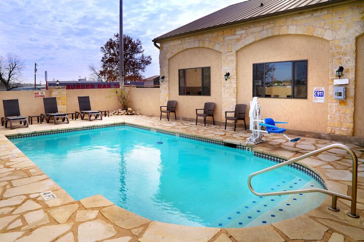 Pool 41 of 52