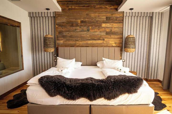 Room 42 of 55