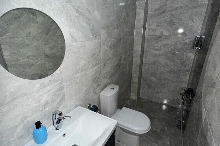 Room 8 of 19