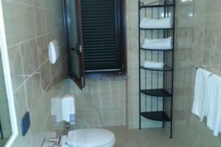 Room 3 of 17