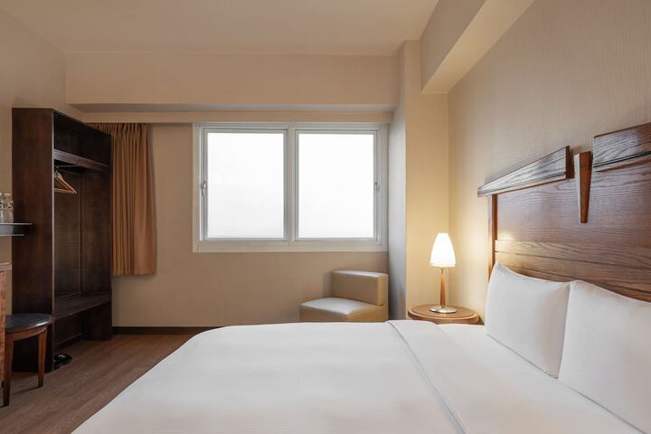 Room 7 of 36