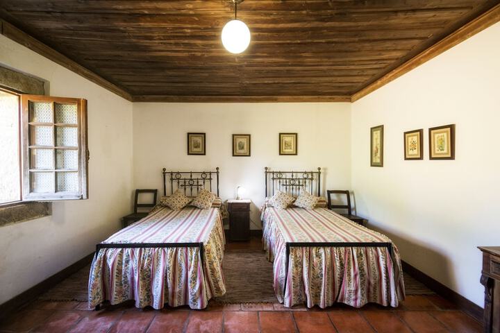 Room 4 of 29
